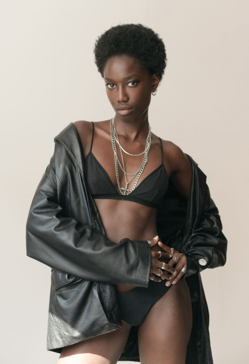 Photo of model Lily Fofana - ID 671151