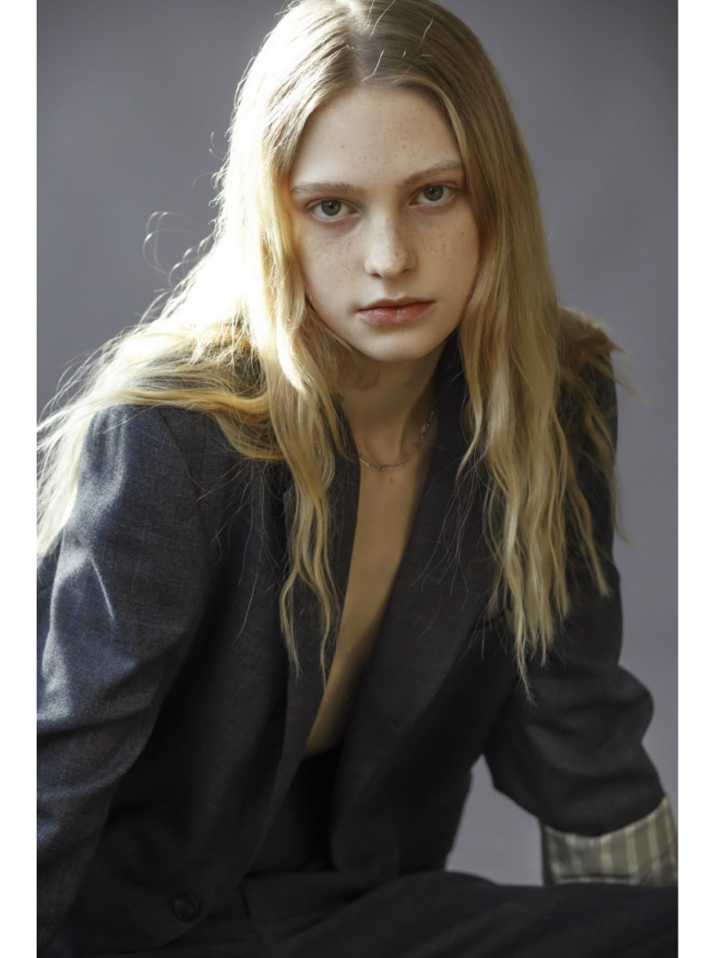 Photo of fashion model Hayley Davis - ID 671940 | Models | The FMD