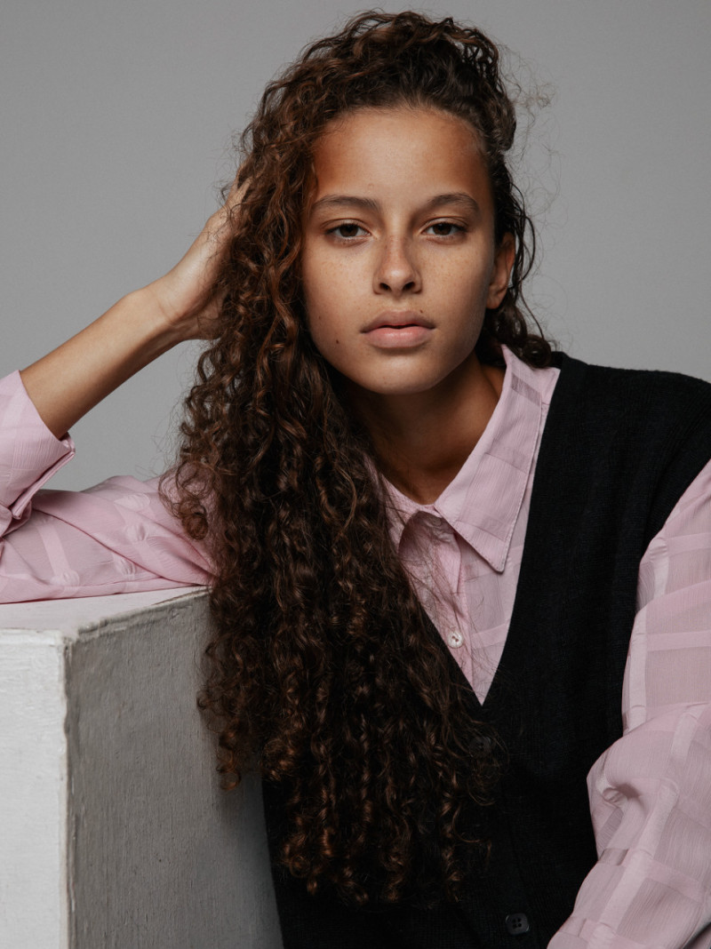 Photo of model Dyanira Hurbuscher - ID 673310