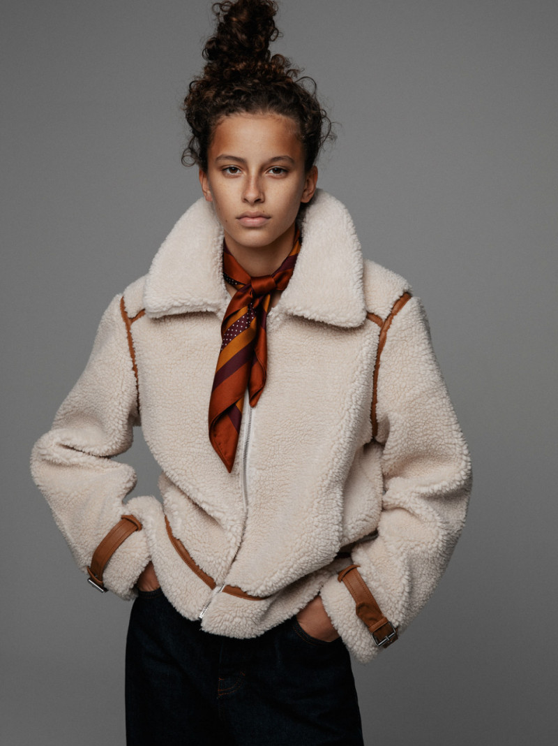 Photo of model Dyanira Hurbuscher - ID 673311