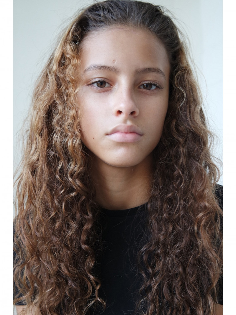 Photo of model Dyanira Hurbuscher - ID 673330