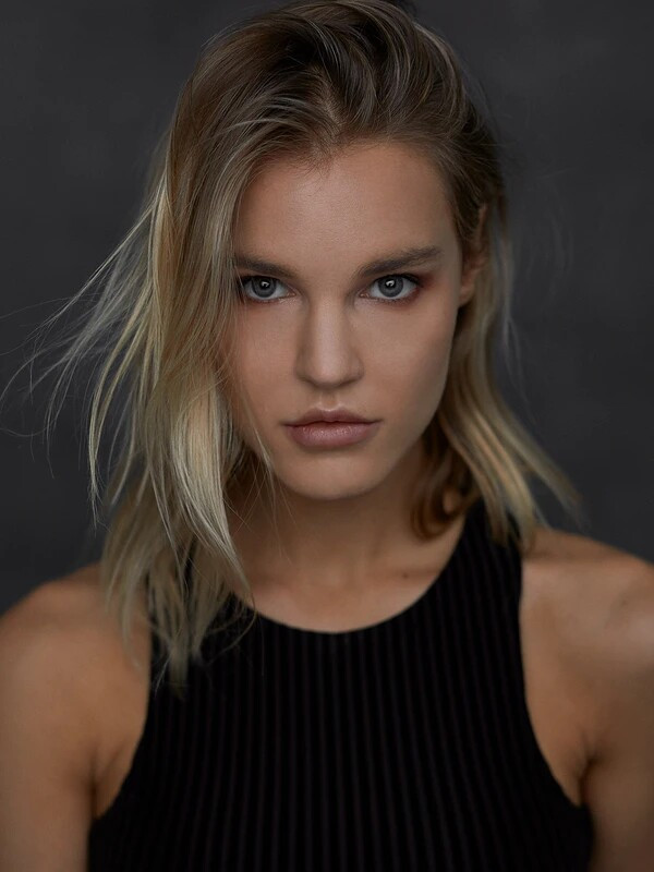 Photo of model Joy Elizabeth Corrigan - ID 677498