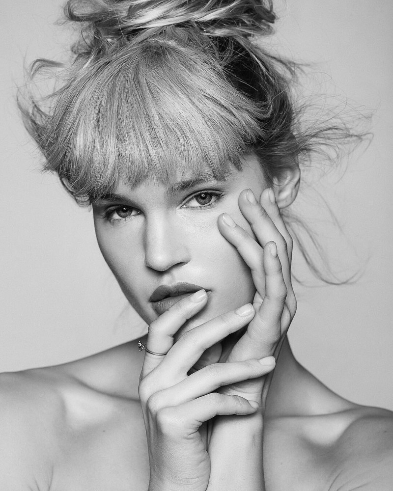 Photo of model Joy Elizabeth Corrigan - ID 677602