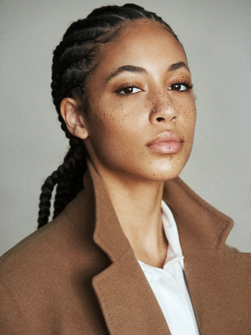 Photo of model Bella Jacobson - ID 683116