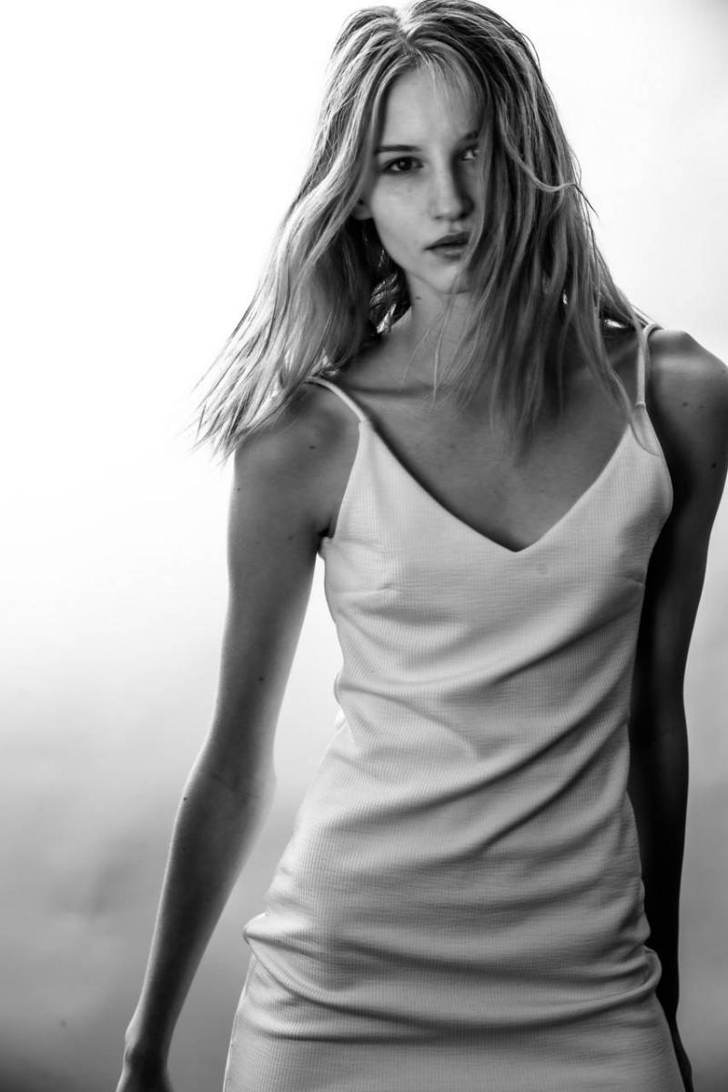 Photo of model Sofia Currant - ID 683978