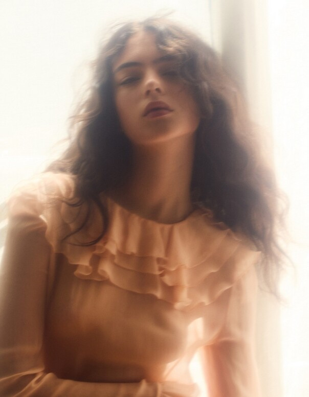 Photo of model Deva Cassel - ID 729915