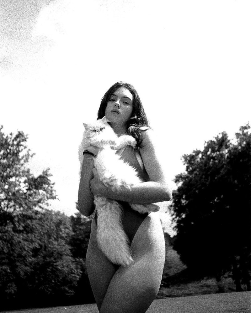 Photo of model Deva Cassel - ID 729979