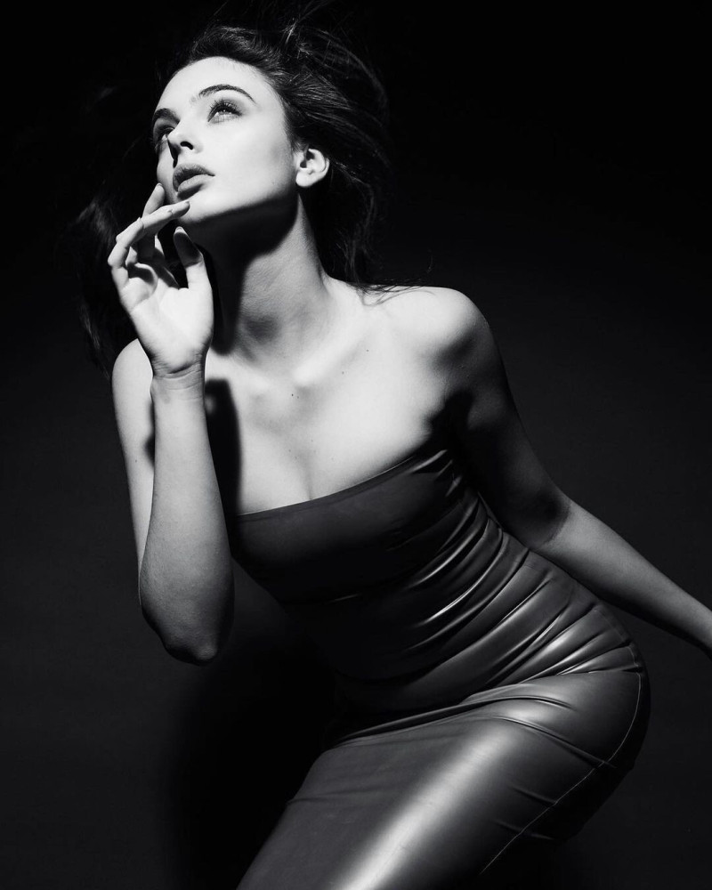 Photo of model Deva Cassel - ID 730045