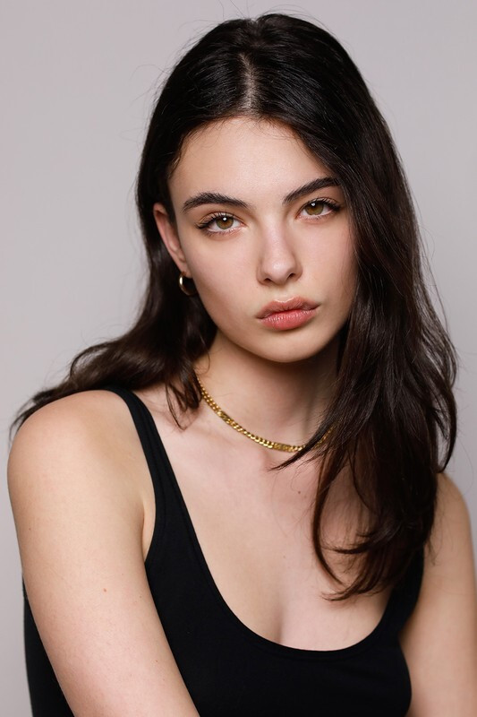 Photo of model Deva Cassel - ID 730068