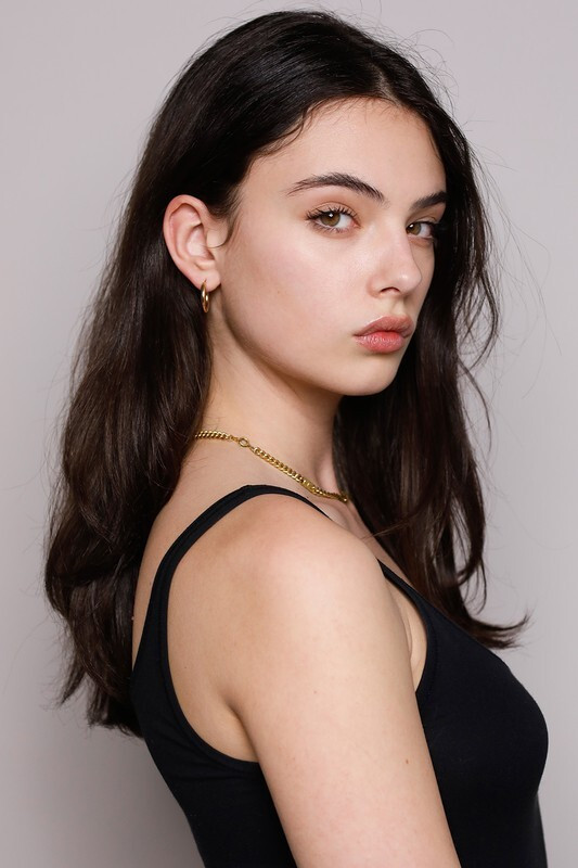 Photo of model Deva Cassel - ID 730069
