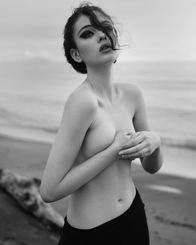 Photo of model Deva Cassel - ID 730071