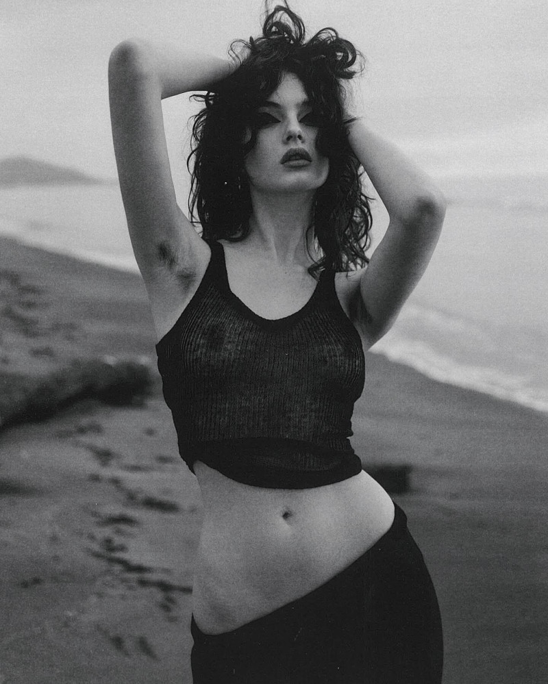 Photo of model Deva Cassel - ID 730075