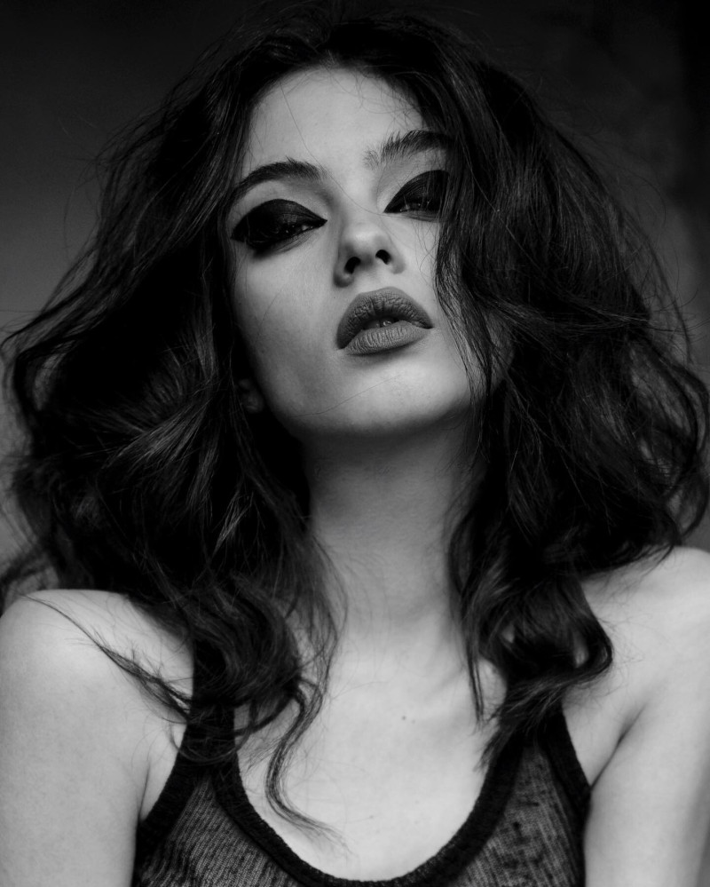 Photo of model Deva Cassel - ID 730080