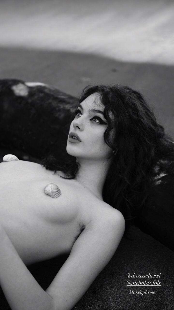 Photo of model Deva Cassel - ID 730085