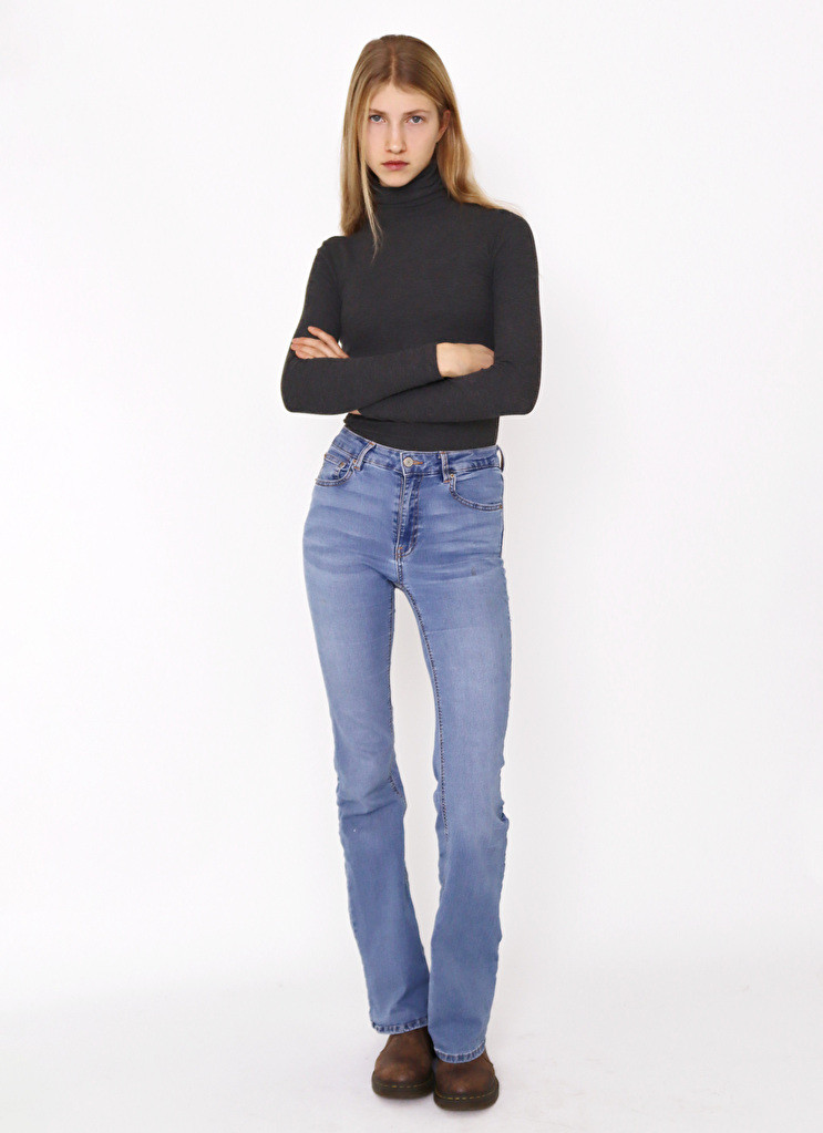 Photo of model Lieke Woltjer - ID 687980