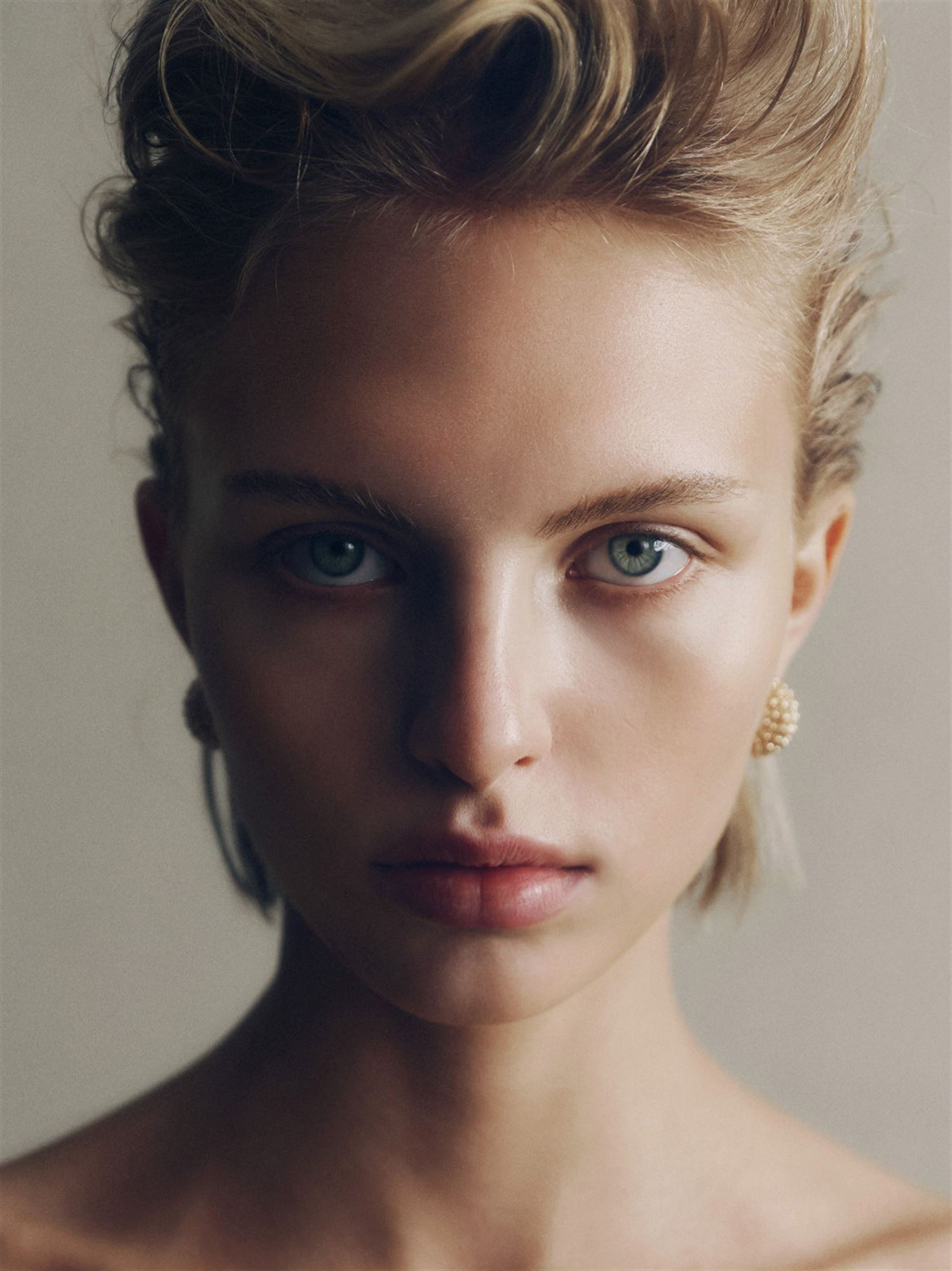 Fashion model Karolina Spakowski and their looks