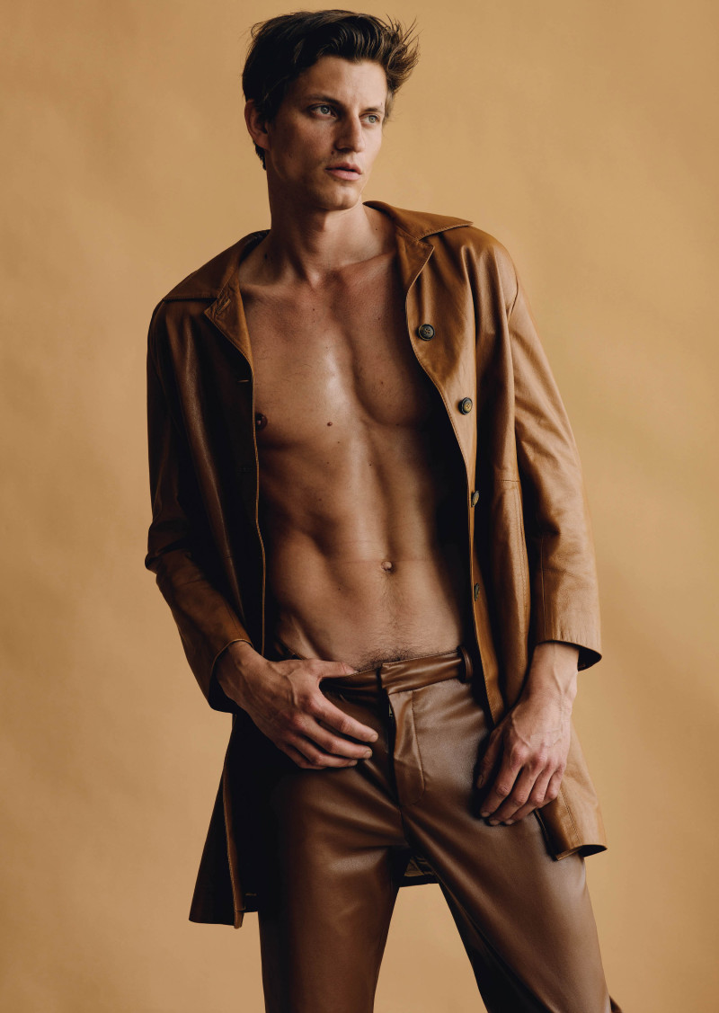 Photo of model Benjamin Benedek - ID 738674