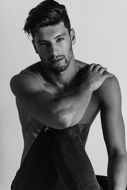 Photo of model Jhonatan Mujica - ID 694468