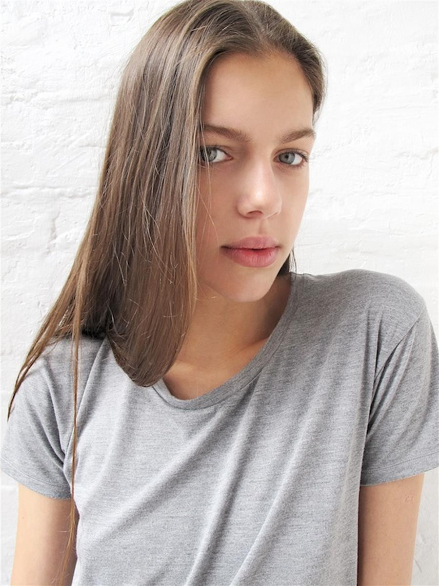Photo of model Amelia Roman - ID 500998.