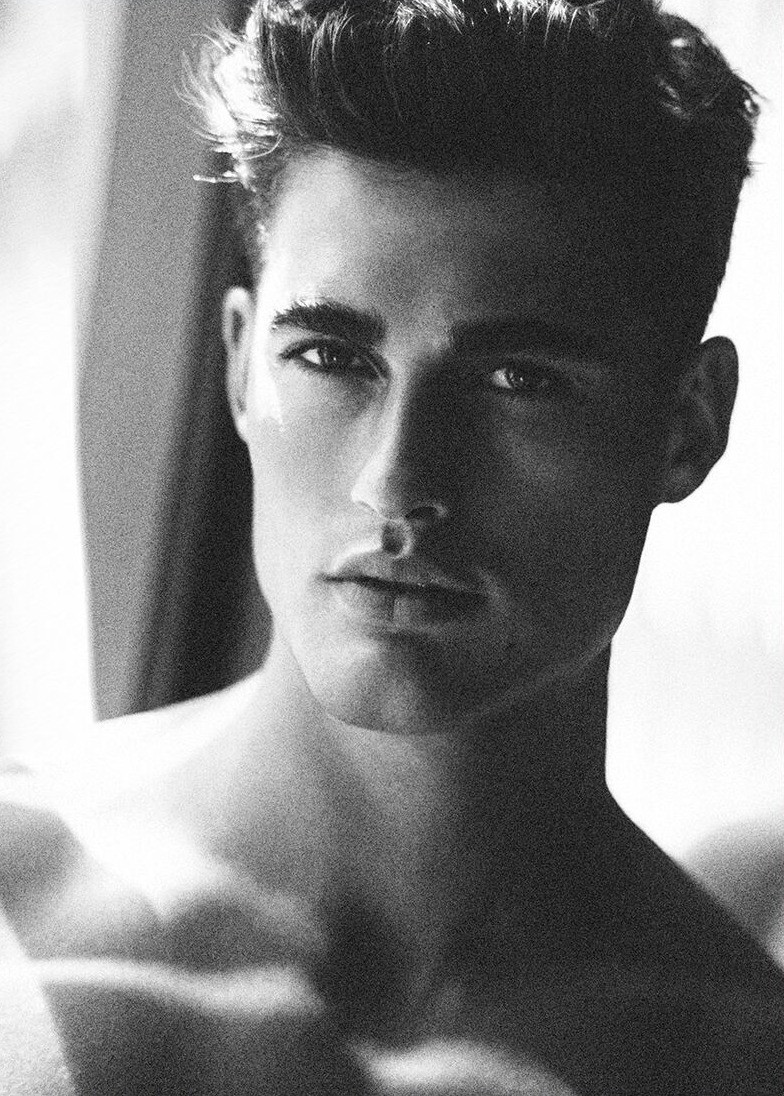 Photo of model Kieran Warner - ID 696299