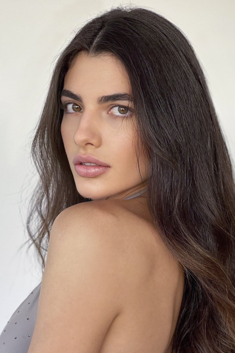 Photo of model Sara Fasano - ID 701085