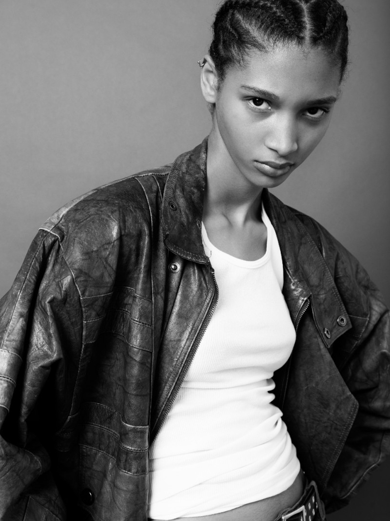 Photo of model Elodie Guipaud - ID 717178