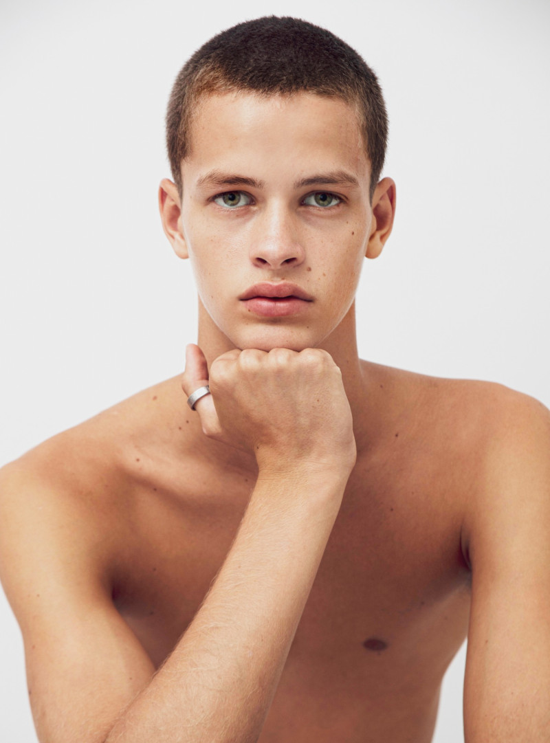 Photo of model Adrian Planas - ID 717911