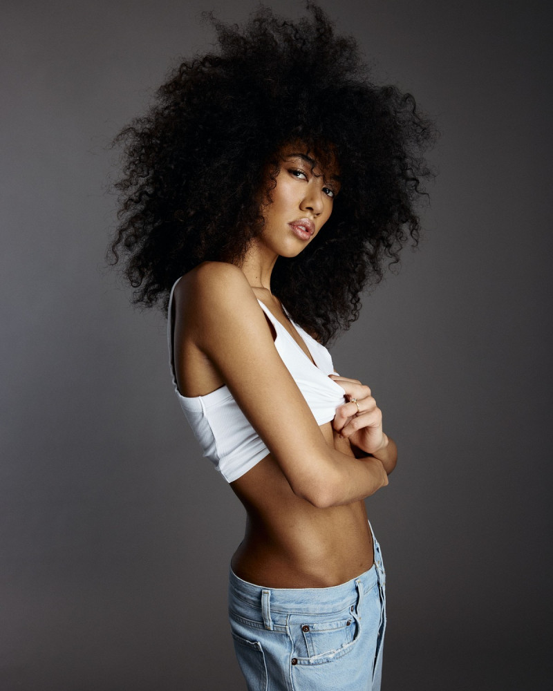 Photo of model Aoki Lee Simmons - ID 720141