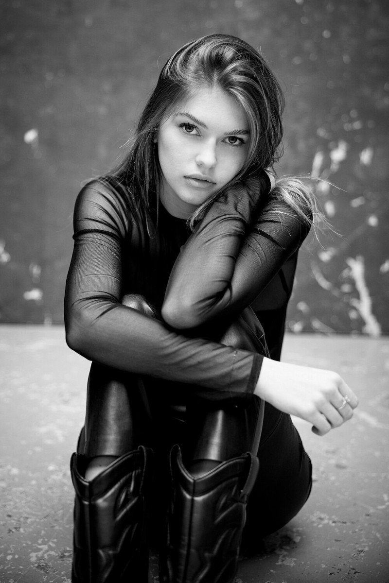 Photo of model Ines Maury - ID 723212