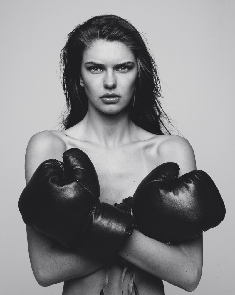 Photo of model Ines Maury - ID 723216