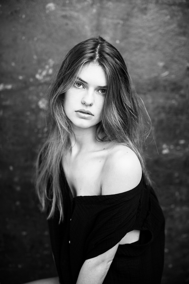 Photo of model Ines Maury - ID 723220