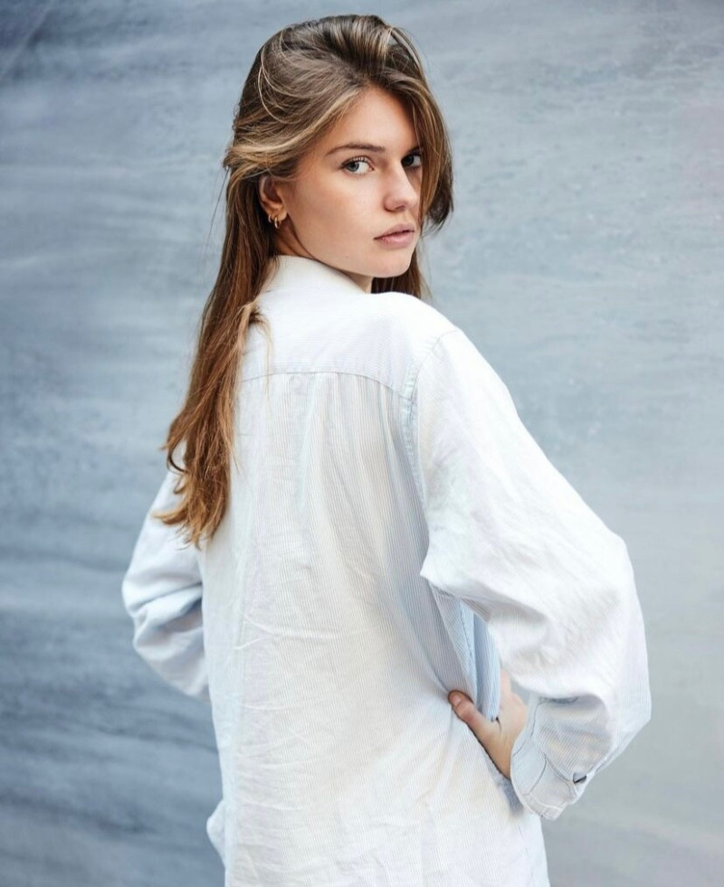 Photo of model Ines Maury - ID 723223