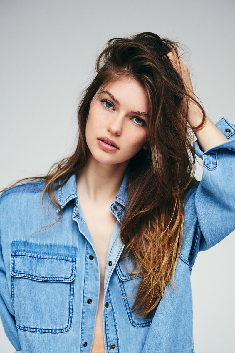Photo of model Ines Maury - ID 723226