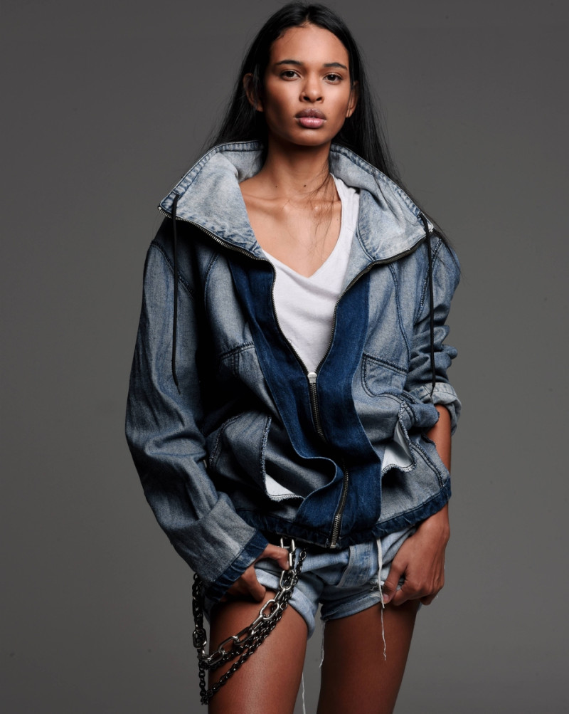 Photo of model Emilly Nunes - ID 723401