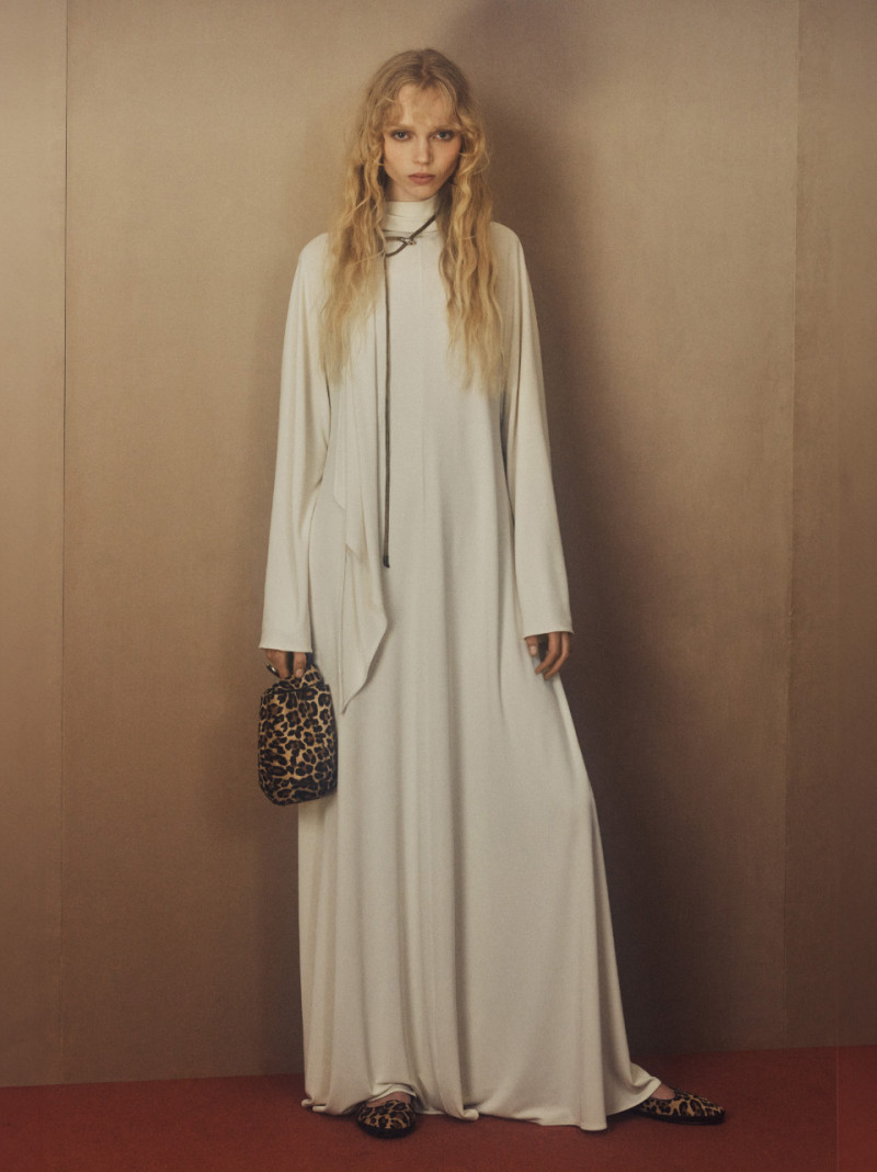 Photo of model Ella Dalton - ID 723601