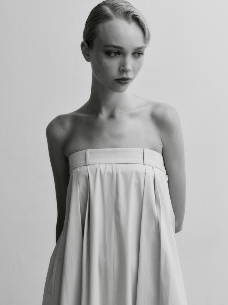 Photo of model Ella Dalton - ID 723609