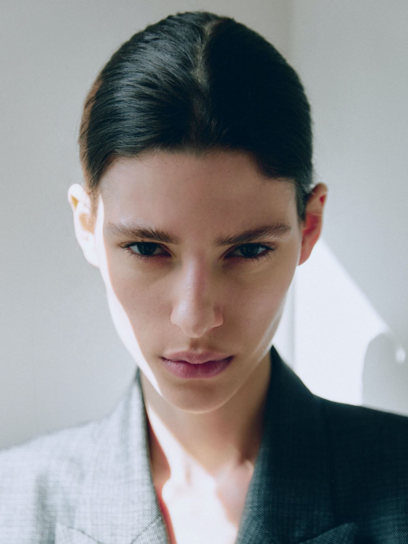 Photo of model Erika Barletta - ID 723837