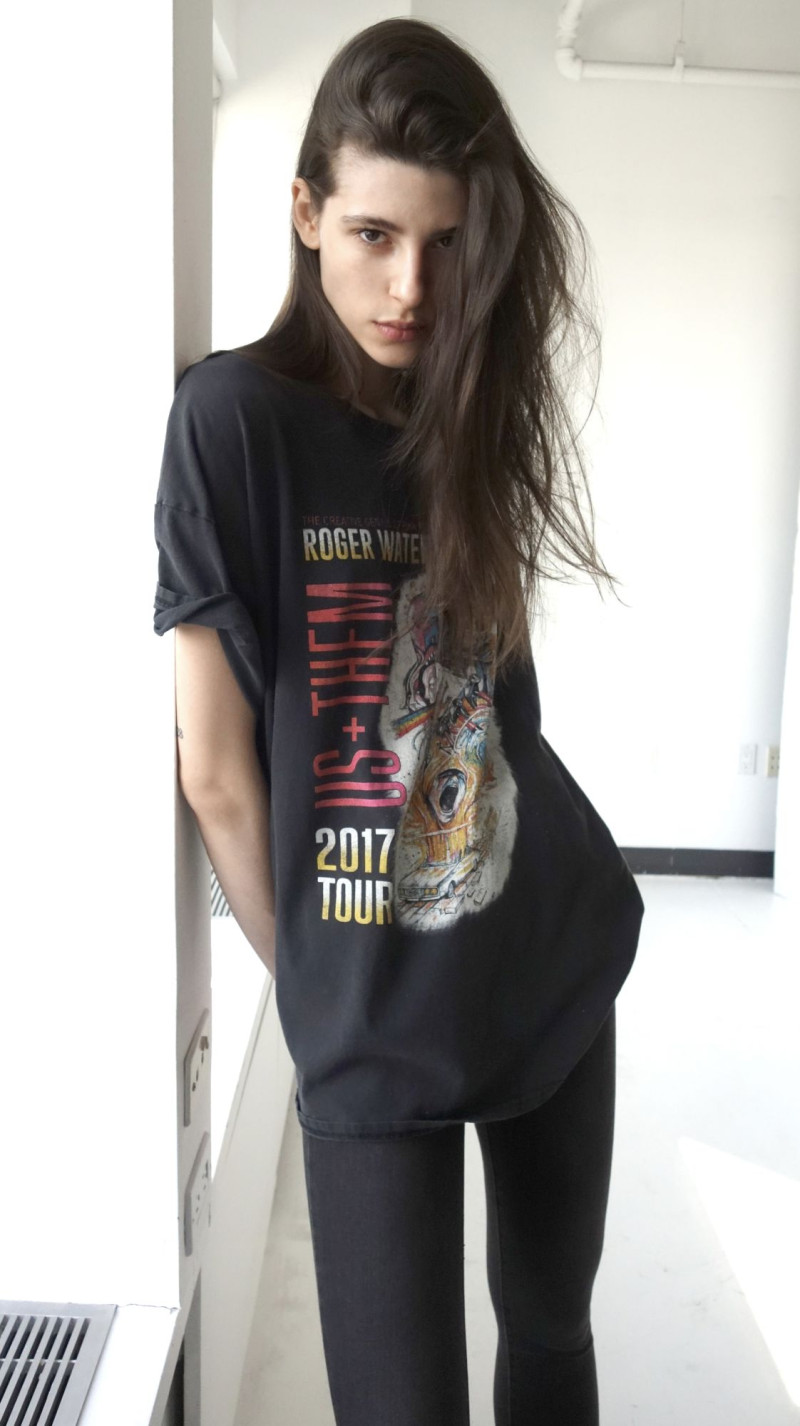Photo of model Erika Barletta - ID 723846