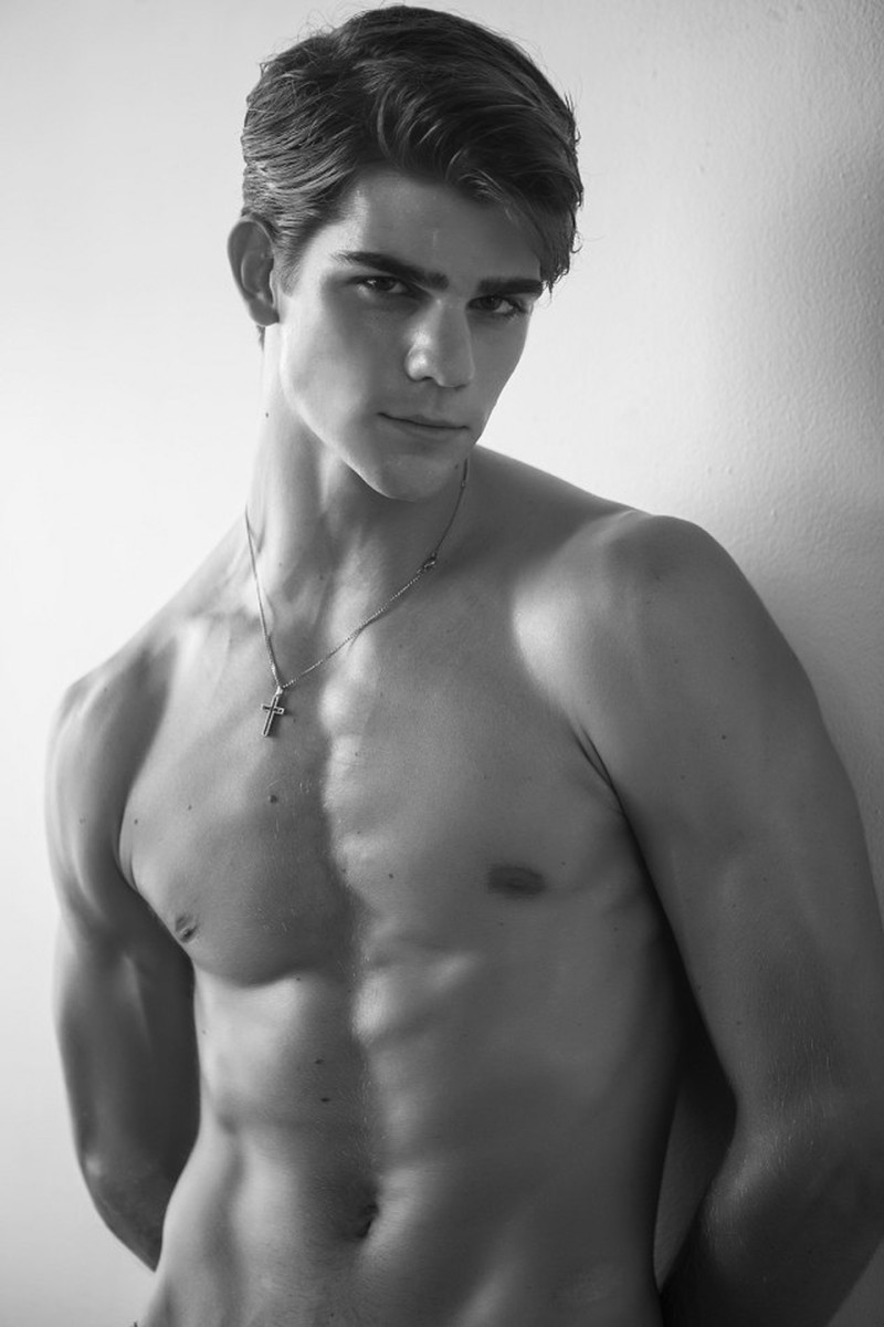 Photo of model Leonardo Tano - ID 724020