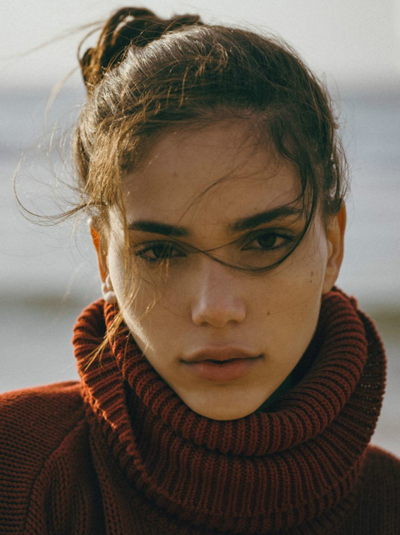 Photo of model Anne Suissa - ID 724033