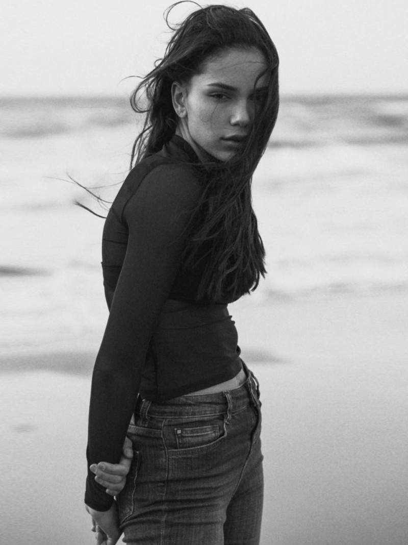 Photo of model Anne Suissa - ID 724038