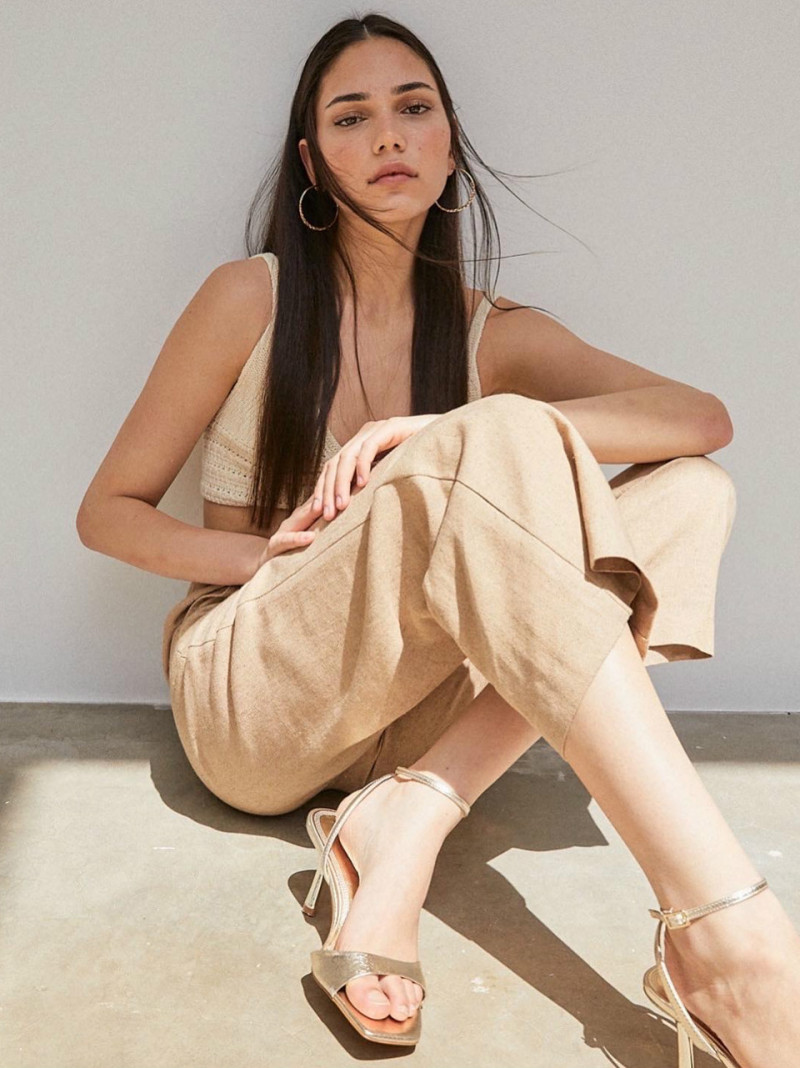 Photo of model Anne Suissa - ID 724041