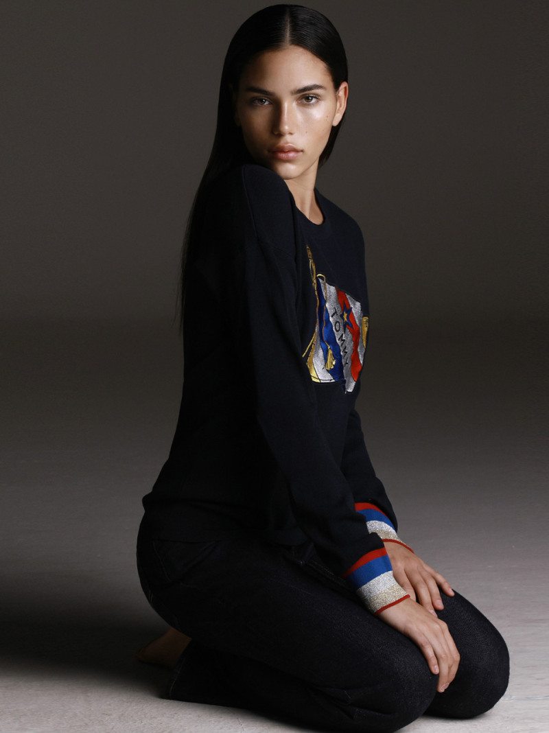 Photo of model Anne Suissa - ID 724044