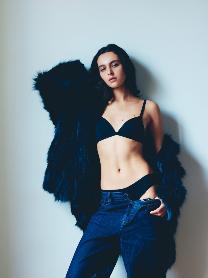 Photo of model Amelie Zalaiti - ID 724349