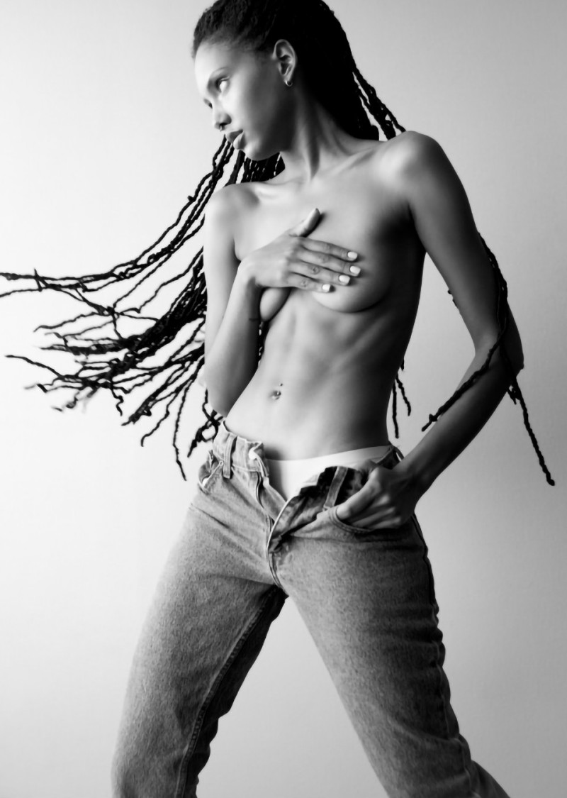 Photo of model Gloriana Sulbaran - ID 725079