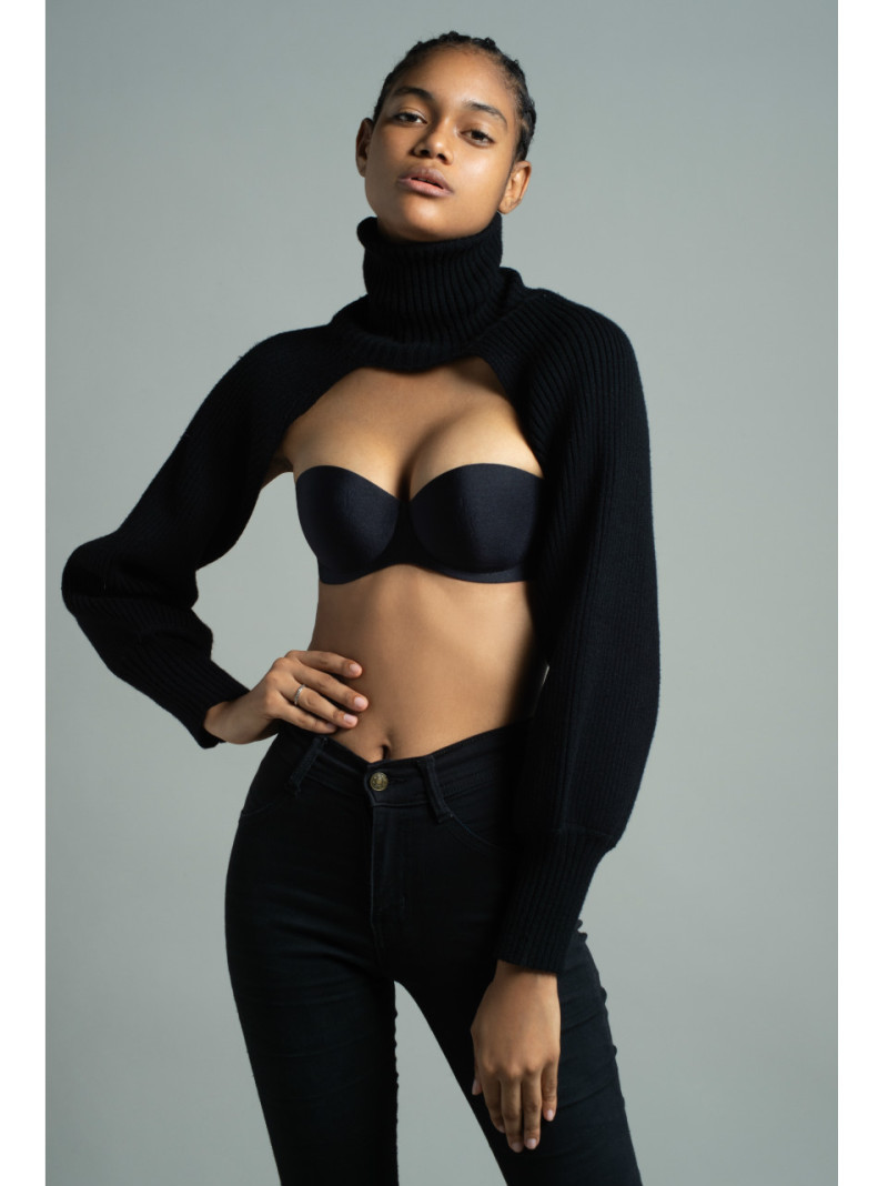 Photo of model Yireh Carrasco - ID 725323
