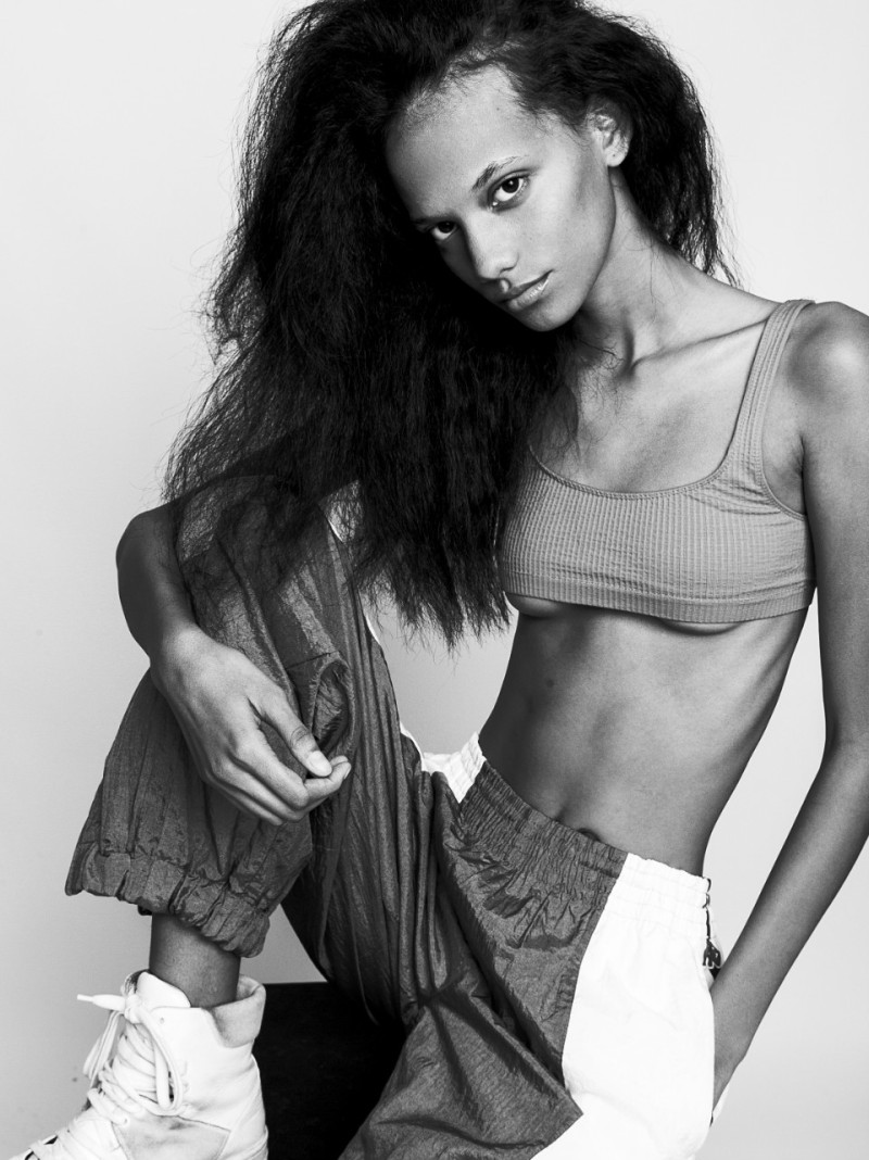 Photo of model Mariangel Escarfuller - ID 725705