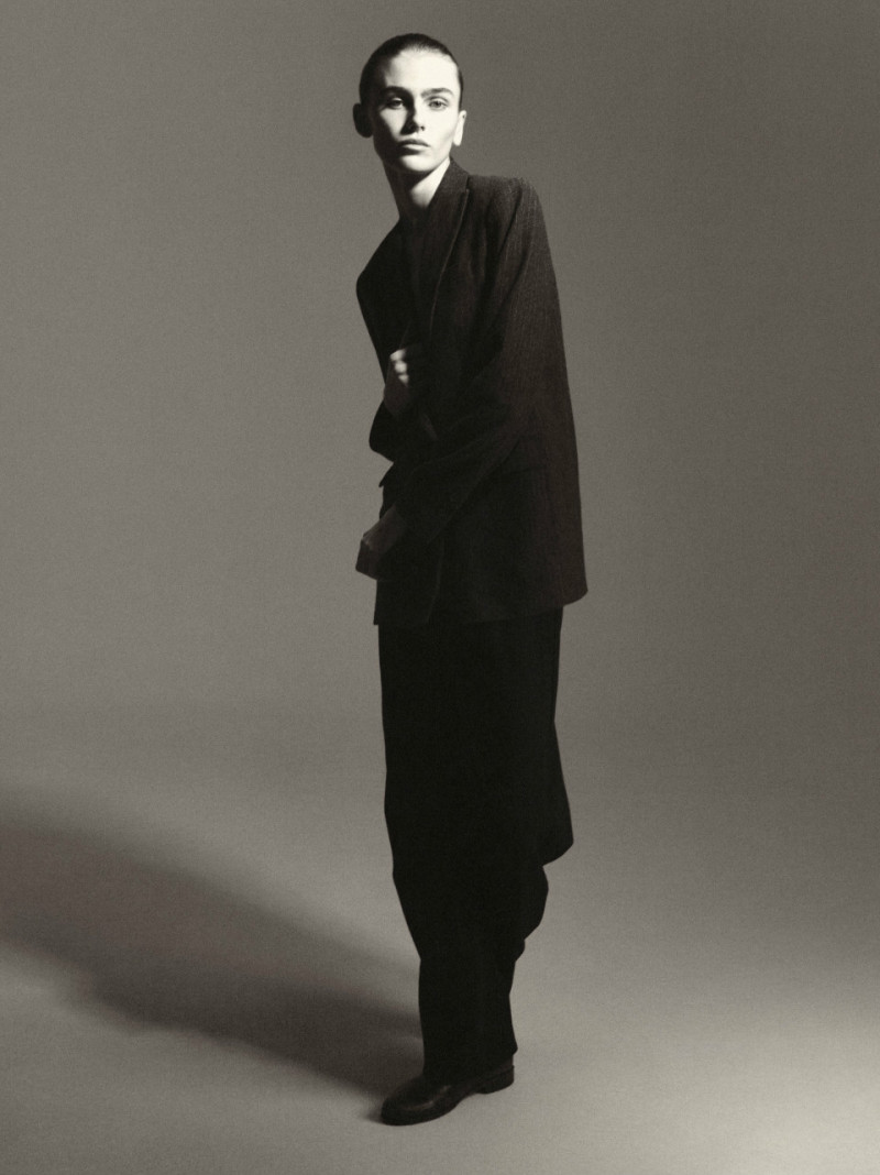 Photo of model Mia Armstrong - ID 725825