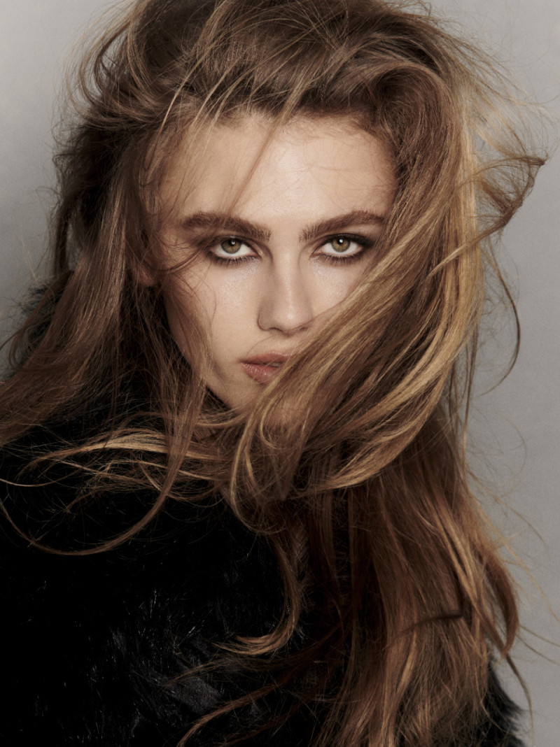 Photo of model Mia Armstrong - ID 725828