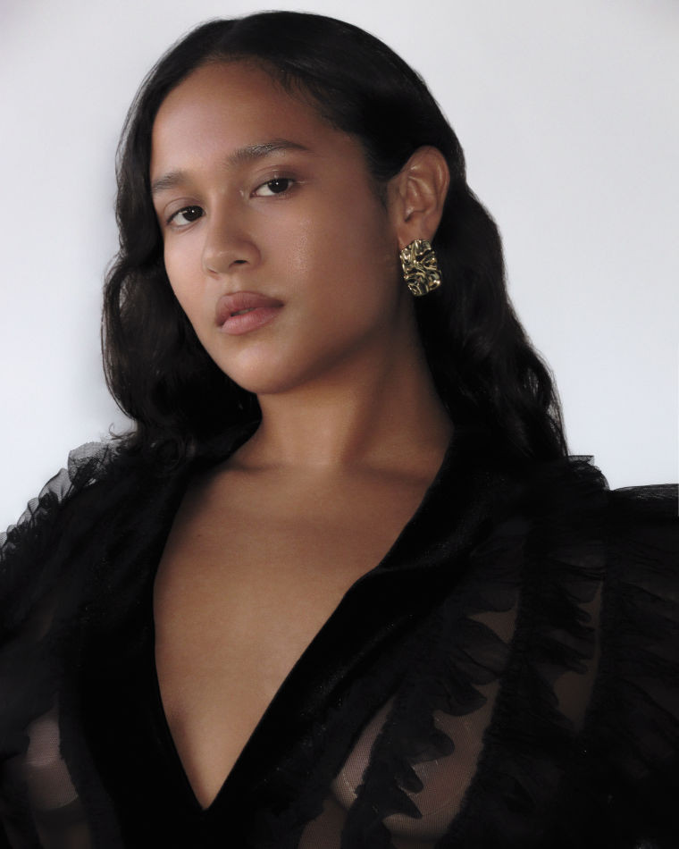 Photo of model Sarita Fernandez - ID 725933